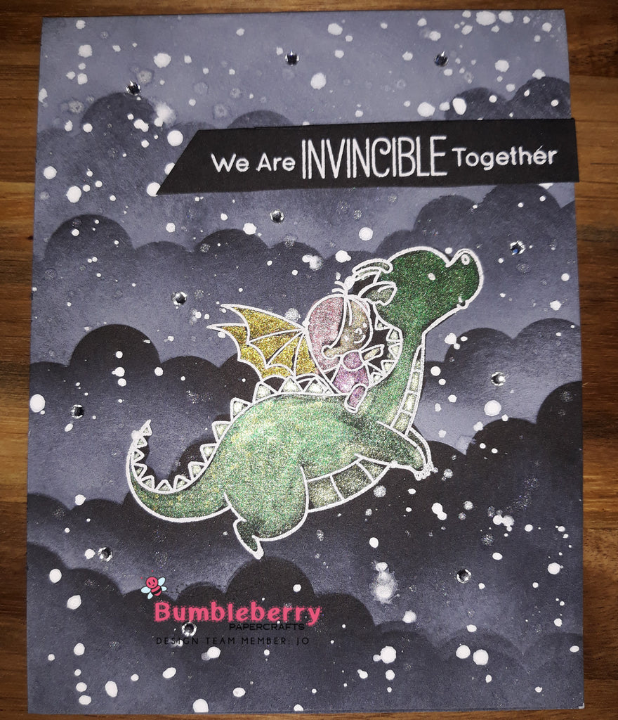 Estampage et coloration avec des perles parfaites, sur carte noire à l'aide de Magical Friends