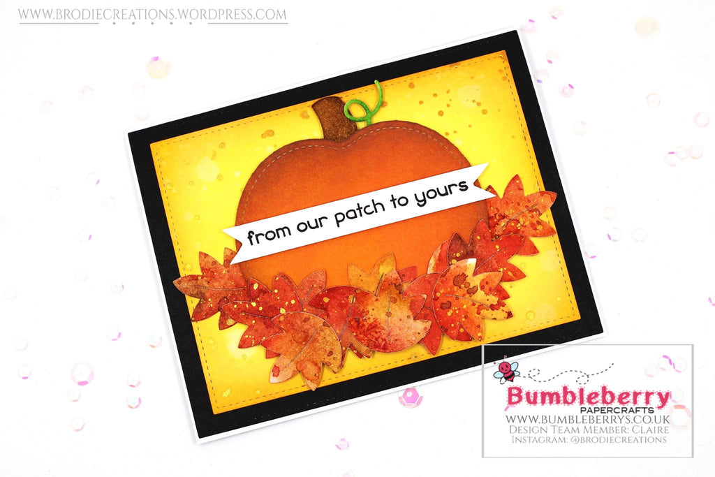 Carte sur le thème automnal utilisant les matrices « Outside-In Stitched Pumpkin » de Lawn Fawn !