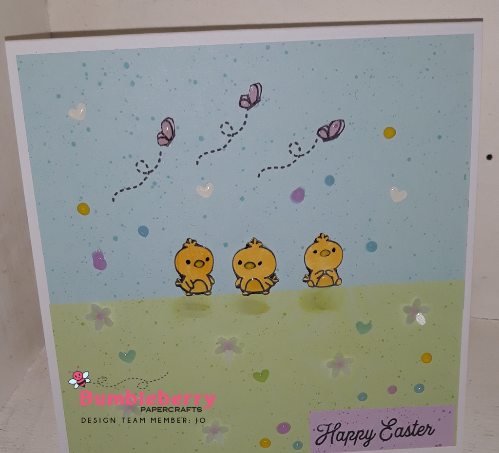 Création de cartes à l'aide de papiers de support comprenant le paquet de papier Spiffy Speckles de Lawn Fawns et les timbres Avery Elle Easter Chicks. 