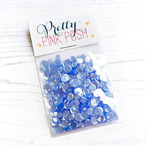 Confettis bleus chatoyants